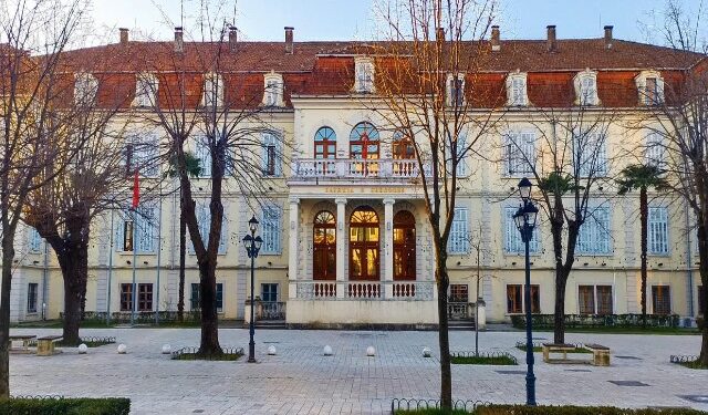 EMRI/ 49-vjeçari i dhunuar në Shkodër punonjës bashkie, ka marrë lëndime të rënda në kokë