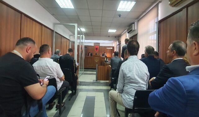 DEBAT NË GJYQ/ Grupi i Berishës dhe PD e Bashës përplasen për vulën! Apeli: Do të vendosim pasi…