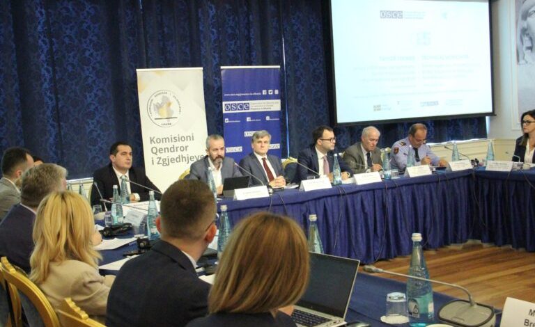 “HEKURI RRIHET SA ËSHTË I NXEHTË”/ OSBE: Me afrimin e zgjedhjeve, është koha e duhur…
