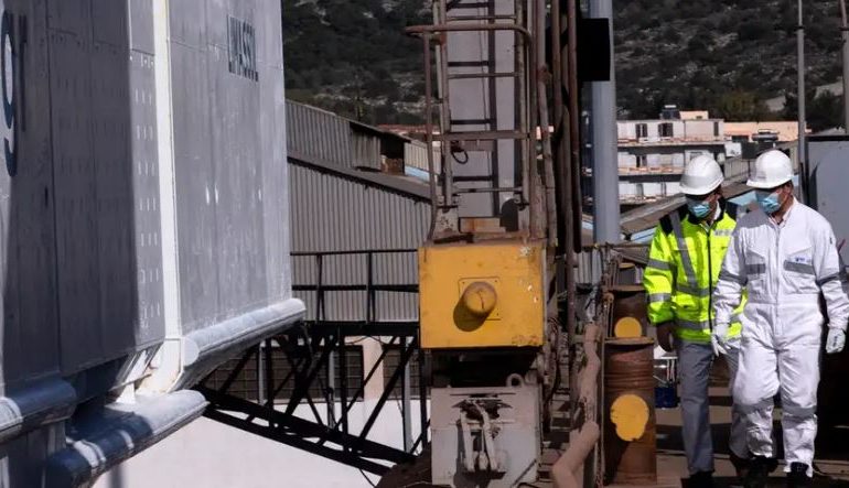 MUNGESA E FUQISË PUNTORE/ Greqia zgjat orarin e punës, hyn në fuqi java gjashtëditëshe