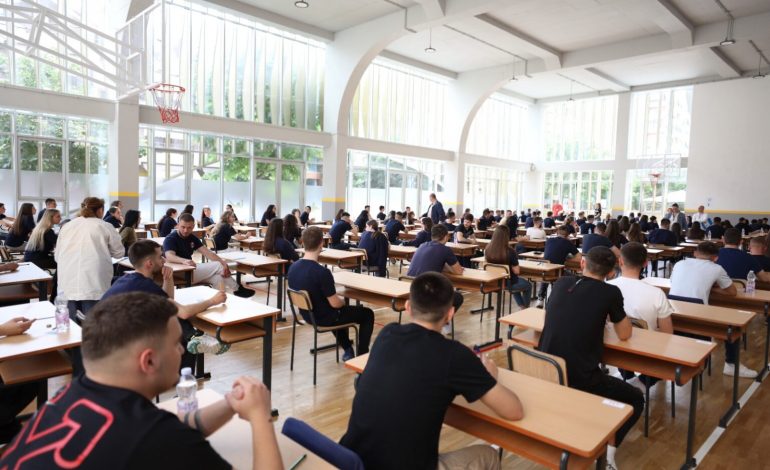MATURA SHTETËRORE/ Dalin rezultatet e provimit të Gjuhës Shqipe dhe Letërsisë