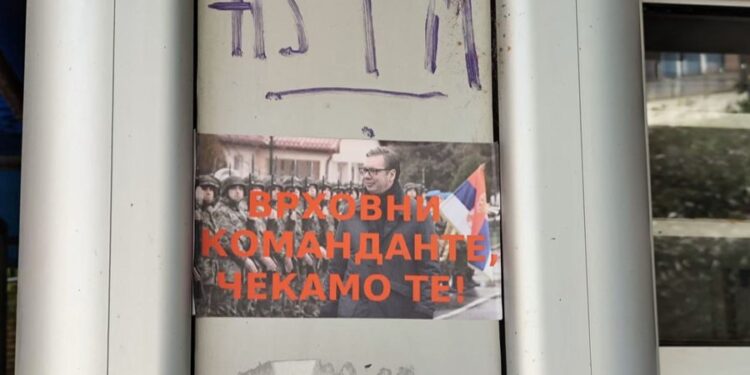 "KOMANDANT SUPREM PO TË PRESIM"/ Mesazhet në veri për presidentin serb