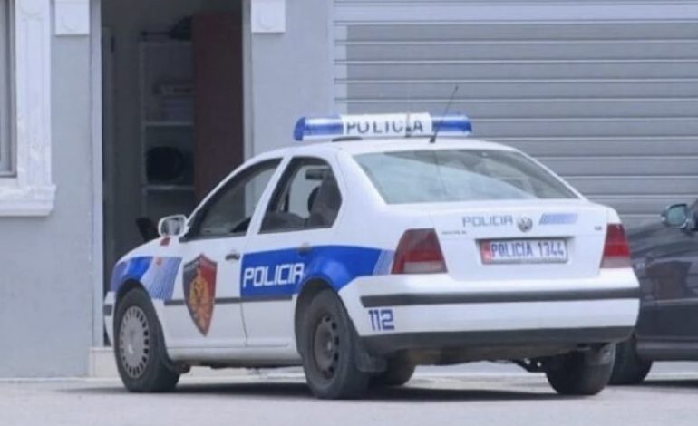 DETAJET E PARA/ Digjet automjeti në dalje të Koplikut