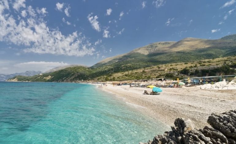 NGA DHËRMIU NË BORSH/ Media italiane: Pushimet në Shqipëri në listat e dëshirave të turistëve edhe këtë vit
