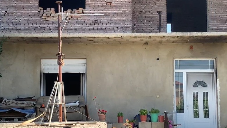 E RËNDË/ Pësoi djegie pasi flakët i ‘përpinë’ banesën, i moshuari ndërron jetë në spitalin e Korçës