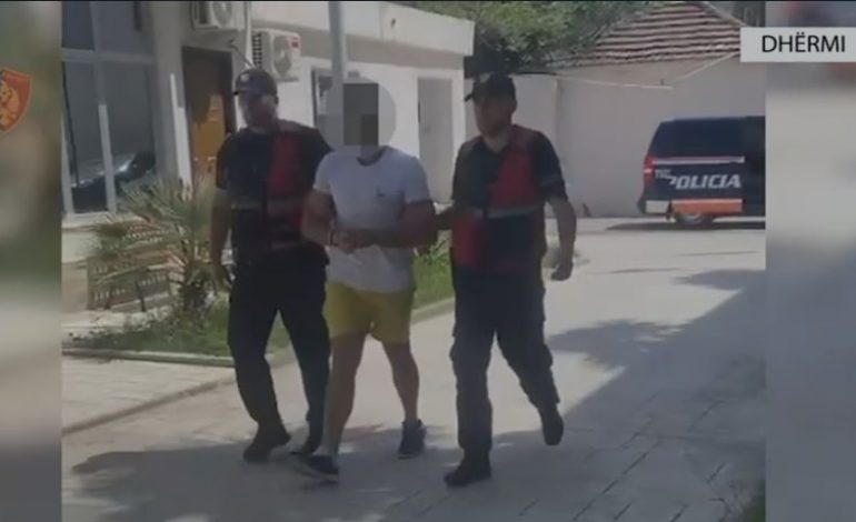 VIJON “TEMPULLI 3″/ Shiste lëndë narkotike në Himarë, përfundon në pranga 32-vjeçari estonez