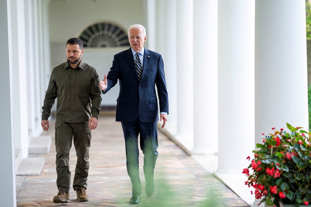 SYNON MBËSHTETJEN PËR KIEVIN/ Biden dhe Zelensky firmosin marrëveshjen e sigurisë 10-vjeçare