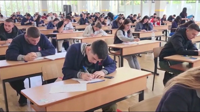 KLASAT E 9-TA SOT PROVIM/ 29 mijë nxënës testohen në Gjuhën Shqipe