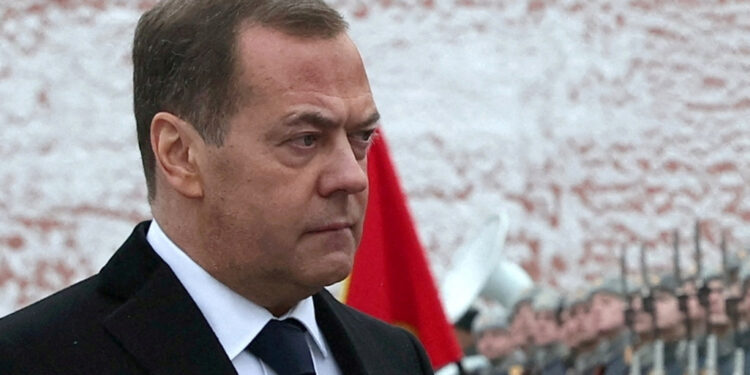 ZELENSKY REFUZOI PROPOZIMIN E PUTIN PËR ARMËPUSHIM/ Medvedev: Koha për kompromis po mbaron