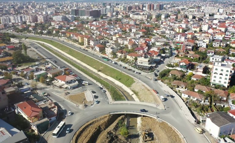 AKSIDENT TRAGJIK NË TIRANË/ Makina përplas për vdekje të moshuarin tek Ura e Shkozës (EMRI)