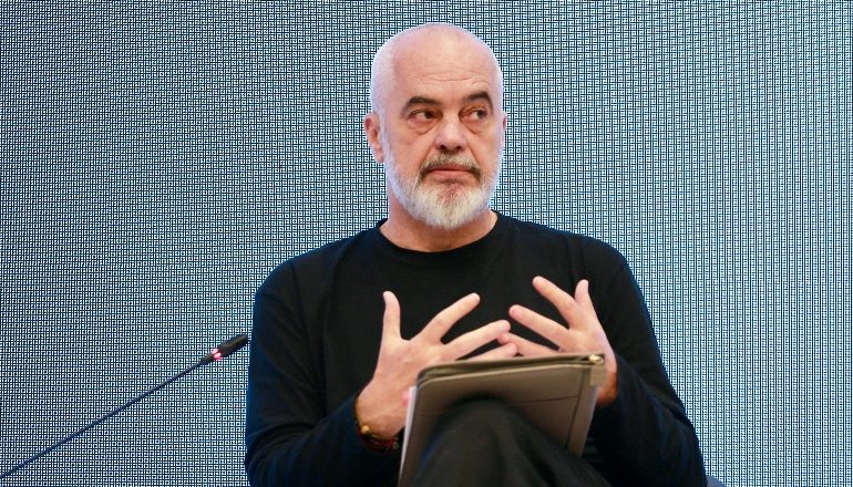 “TË INVESTOHET TE KAPITALI NJERËZOR”/ Rama me sipërmarrësit e bizneseve: Nxënësit të bëjnë shkollën në ambientin e punës…