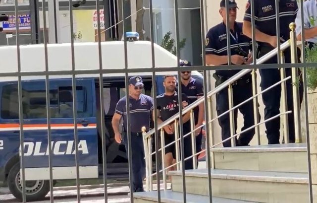 VRASJA E XHIMI BAKËS/ Gjykata e Fierit jep dënimin për 39-vjeçarin Xhuliano Mihon, përballet me dy vepra penale