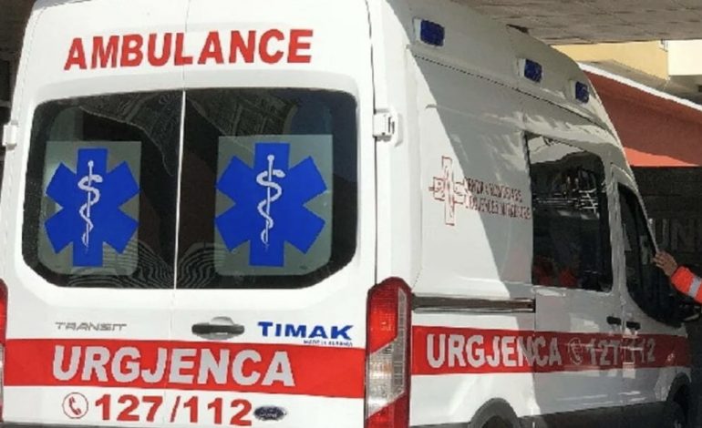 TRAGJIKE NË ELBASAN/ Po ndihmonte një qytetar, por i bie autoboti i ujit sipër, humb jetën efektivi (EMRI)