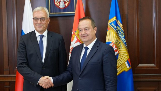PAS VIZITËS SË LAVROVIT/ BE dhe SHBA kërkesë Serbisë: Distancohu nga Rusia