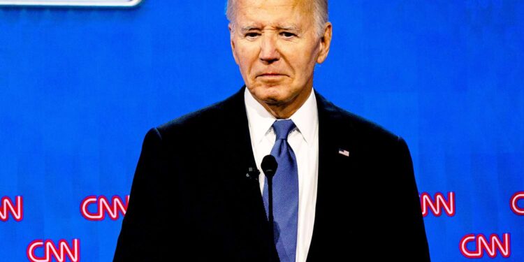 SONDAZHI/ 1/3 e demokratëve mendojnë se Biden duhet të tërhiqet nga gara për President
