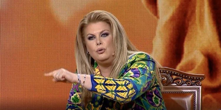 KËRCËNOHET ENI ÇOBANI: Do ta bëj publike këtë SMS, por mos harroni kujt ia keni dërguar…