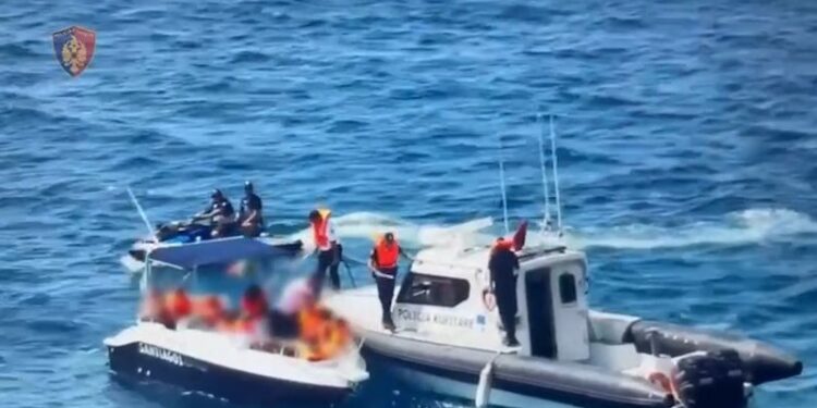 SIGURIA NË PLAZHE/ Gjatë 1 jave bllokohen 34 mjete lundruese në Shëngjin, Durrës, Ksamil e Velipojë