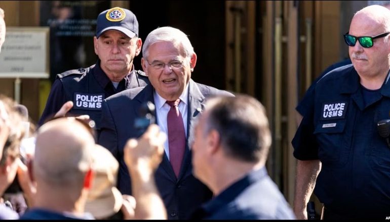 AKUZOHET PËR KORRUPSION/ Senatori demokrat Bob Menendez shpallet fajtor në gjyqin federal