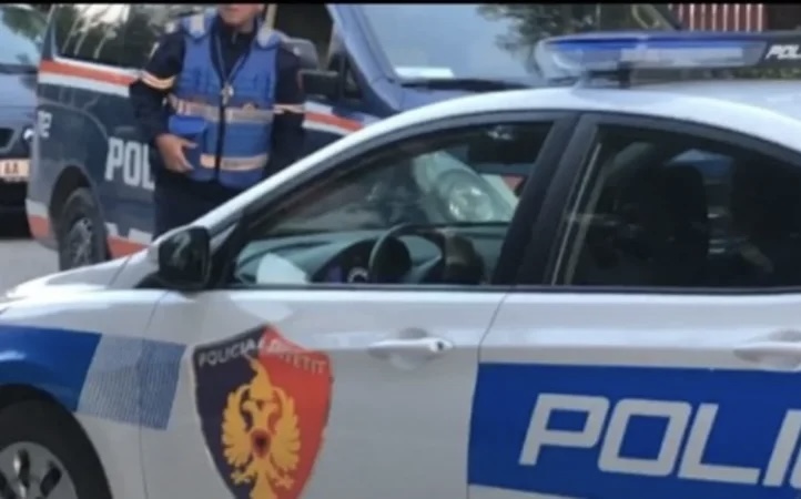 E RËNDË NË FIER/ 32 vjeçari plagos me thikë nusen e xhaxhait