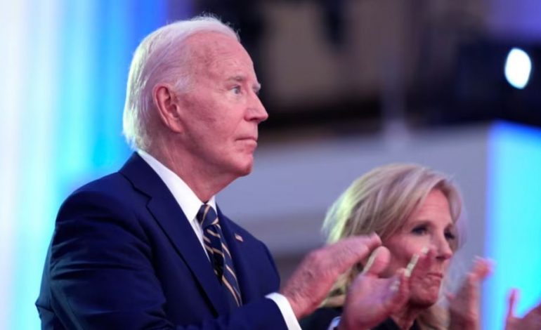 TË SHQETËSUAR PËR SHËNDETIN E TIJ/ Demokratët i kërkojnë sërish Biden të rishqyrtojë kandidimin