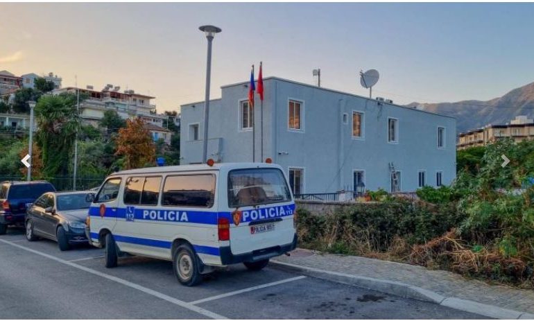 PO LUNDRONTE ME JET SKI NË DHËRMI/ 33-vjeçari humb kontrollin e rrëzohet në det, mbetet i plagosur