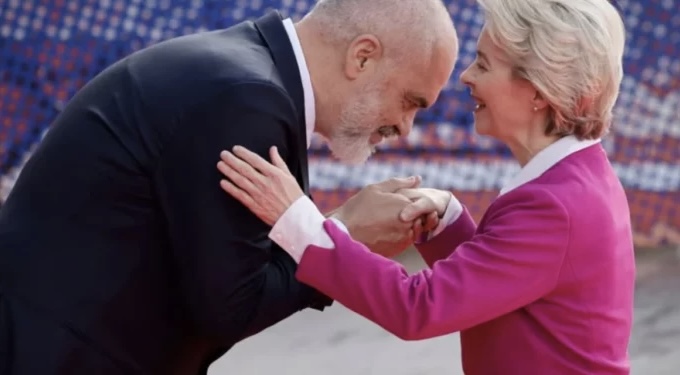 FITOI MANDATIN E DYTË NË KiE/ Rama uron Von der Leyen: Pres me padurim të vijojmë punën për të sjellë Shqipërinë në BE