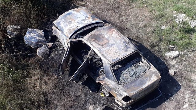 DETAJE NGA ATENTATI I TREFISHTË NË MEMALIAJ/ Gjendet e djegur makina e autorëve