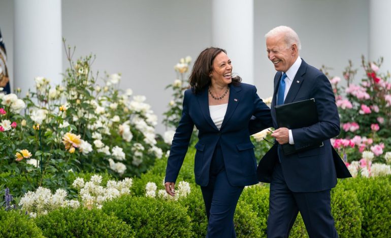PAS TËRHEQJES NGA GARA/ Biden mbështet Kamala Harris për presidente: Të bëhemi bashkë…