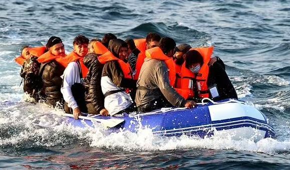 PASI HOQI DORË NGA “RUANDA”/ Britania ndryshon ligjin për azilkërkuresit, ja kush favorizohet