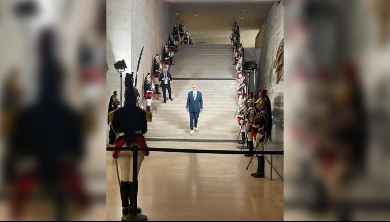 PARIS/ Rama merr pjesë në ceremoninë hapëse të Lojërave Olimpike