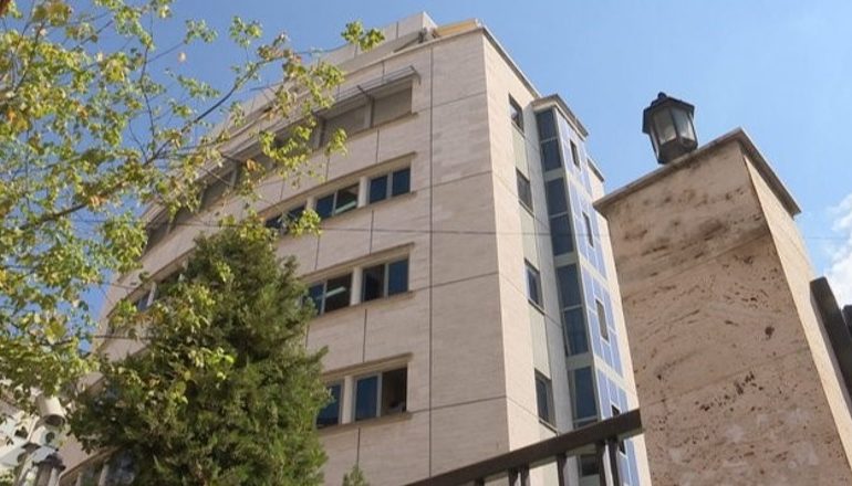SKEMA E MASHTRIMIT/ Prokuroria e Tiranës çon në gjyq 5 persona: Vodhën 15 qytetarë duke marrë kredi në emër të tyre…