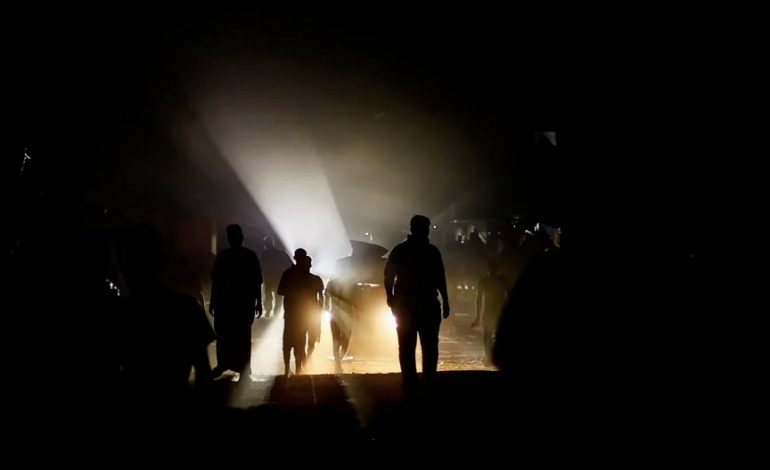 LUFTA/ Izraeli lëshon urdhër të ri evakuimi në Gaza, rreth 150,000 njerëz u larguan nga Khan Younis
