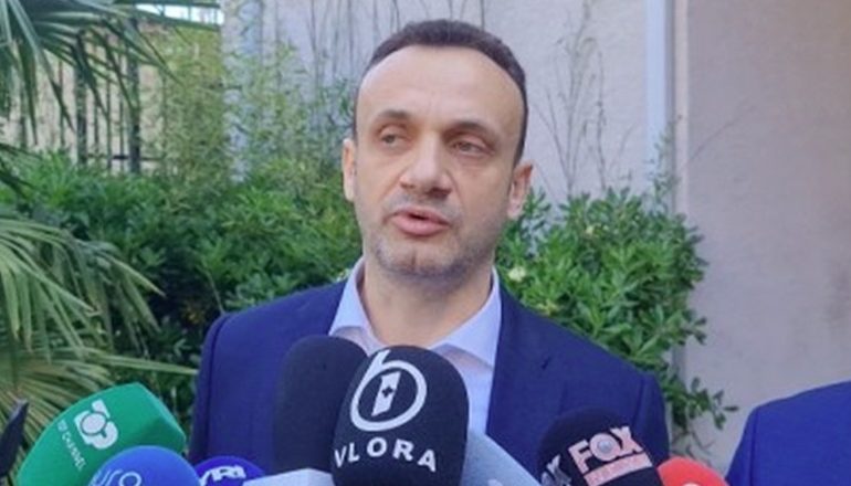 ME URDHËR TË SPAK/ Arrestohet kryeprokurori i Vlorës, Aurel Zarka, 2 avokatë dhe një ish-oficere e Krimeve