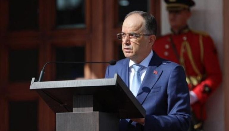NDRYSHIMET NË QEVERI/ Ministrat e rinj betohen para presidentit Begaj