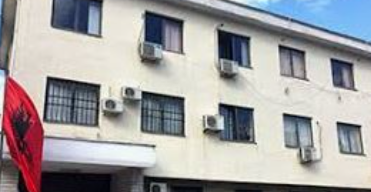 FALSIFIKONTE DOKUMENTE/ Arrestohet ish-zyrtari në Gjirokastër, policia zbulon detajet