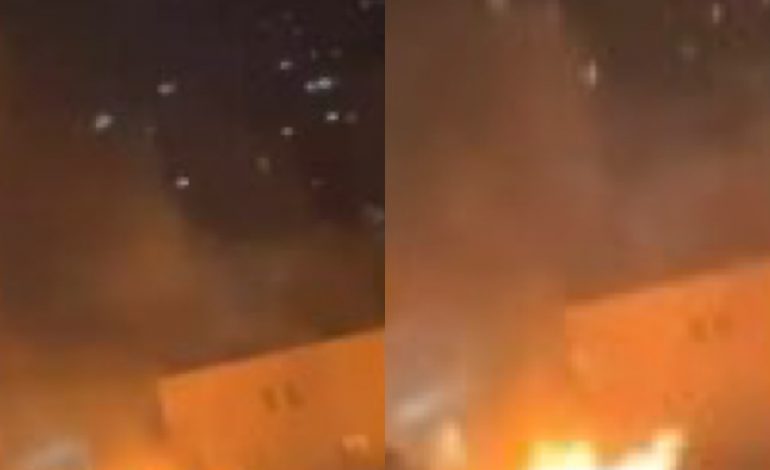 VIDEOLAJM/ Zjarr në një ish magazinë shtetërore në Kamëz, flakët përfshijnë disa dyqane