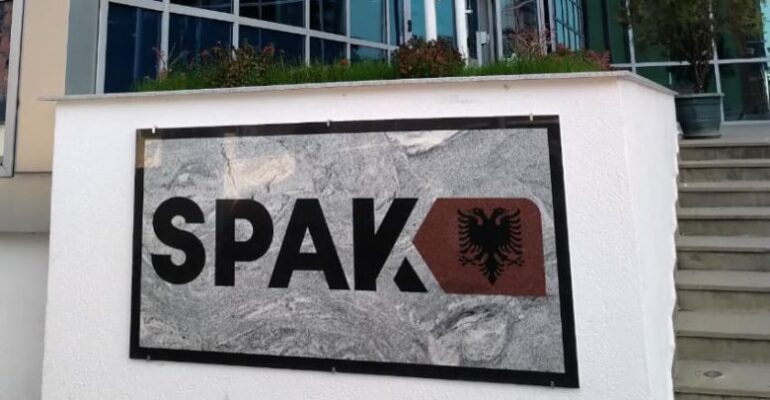 ABUZIMI ME TENDERAT/ SPAK mbyll hetimet, dërgon për gjykim ish-kryetarin e bashkisë Finiq dhe 4 ish-zyrtarë