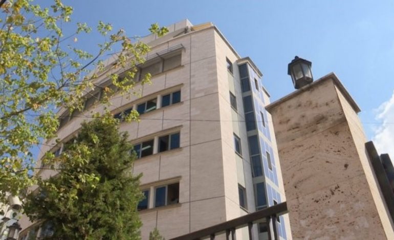 NGA SPANJA NË TIRANË PËR TË PASTRUAR PARATË E KRIMIT/ Zbardhet skema e shqiptares dhe 3 të huajve (EMRAT)