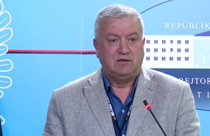 “SHPËRNDANIN DROGË NË SHKOLLA E KLUBE”/ Vocaj: 19 në pranga, 5 në kërkim. Ja çfarë u sekuestrua