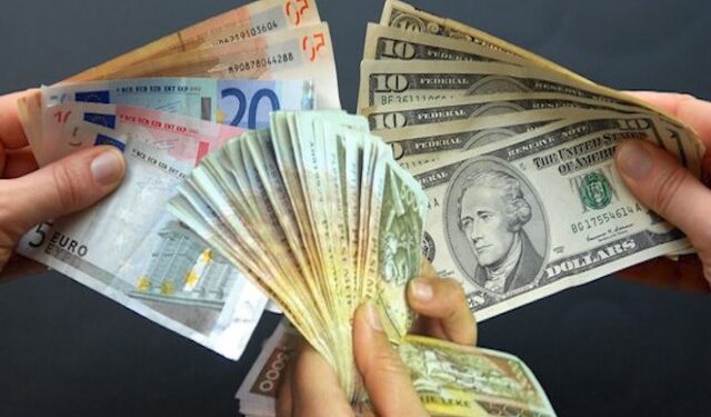 KURSI I KËMBIMIT/ Euro arrin minimumin e ri historik, dollari në nivelin më të ulët që nga 2008