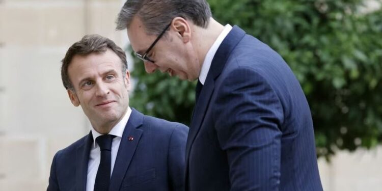 MACRON NË BEOGRAD MË 29-30 GUSHT/ Vuçiç i qahet Rusisë për Kosovën: Po hapin urën e Ibrit me dhunë