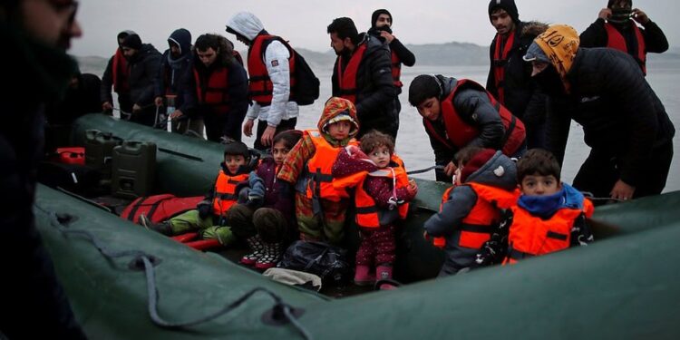 “MESDHEU ËSHTË BËRË VARREZË”/ Papa Françesku tregon rrugët për shpëtimin e emigrantëve