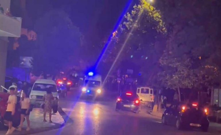 AKSIDENT I RËNDË NË GRAMSH/ 4 persona mbeten të plagosur, një prej tyre…