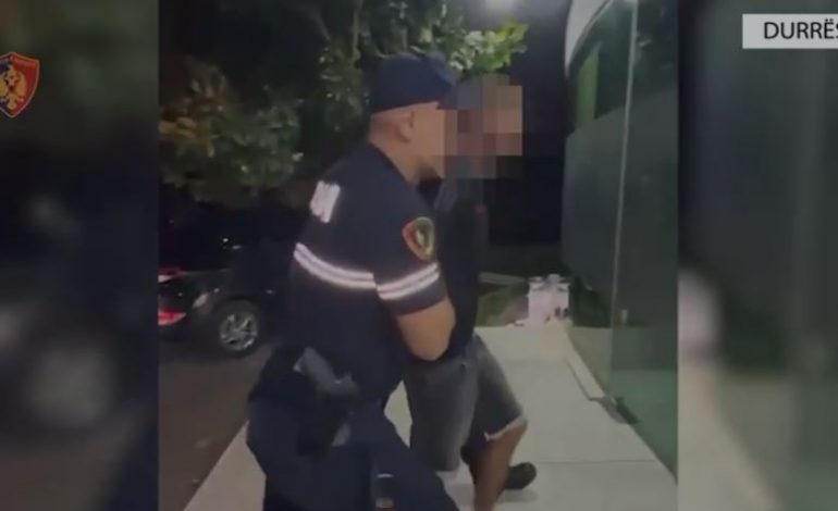 VIDHNIN AUTOMJETE NË DURRËS/ Arrestohen 4 persona. Paraqiteshin si punonjës…