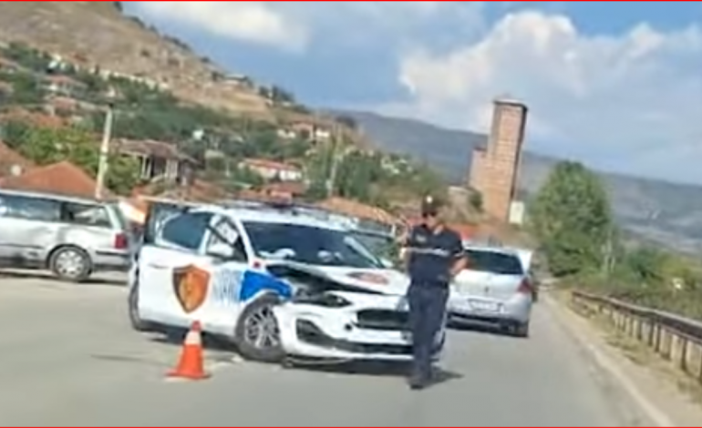 AKSIDENTOHET MAKINA E POLICISË NË PËRRENJAS/ Plagoset efektivi, dërgohet menjëherë në spital