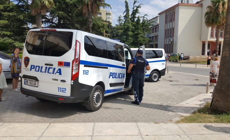 KËRKOHEJ NË KOSOVË PËR TRAFIK PERSONASH/ Arrestohet në Durrës 47-vjeçari (EMRI)