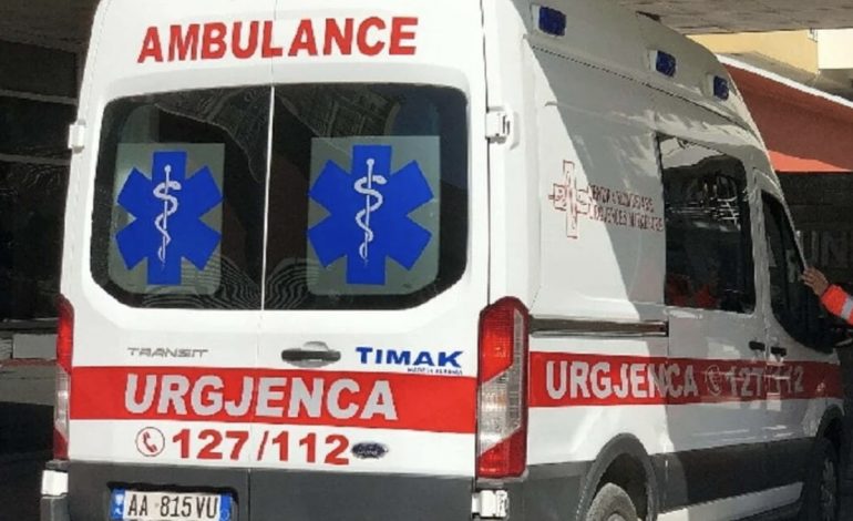 TRAGJIKE/ Hidhet nga kati i pestë i pallatit 23-vjeçarja në Tiranë, dyshohet se…