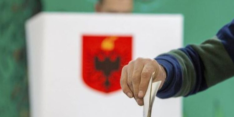 ZGJEDHJET E HIMARËS/ Mbi 22 mijë qytetarë do të votojnë në 36 qendra votimi