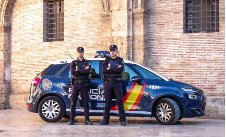 ÇFARË NDODHI ME SHQIPTARIN NË SPANJË? Tenton të grabisë banesën, thyen këmbët gjatë ikjes, arrestohet nga policia
