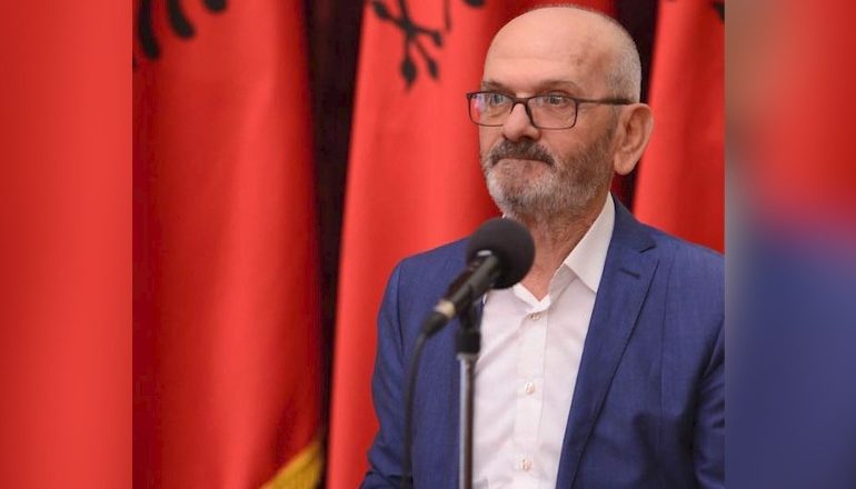 AKTORI I NJOHUR MEHDI MALKAJ PROBLEME ME ZEMRËN/ Shtrohet në reaminacionin e Kardiologjisë në QSUT